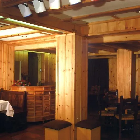Hotel The 2*
